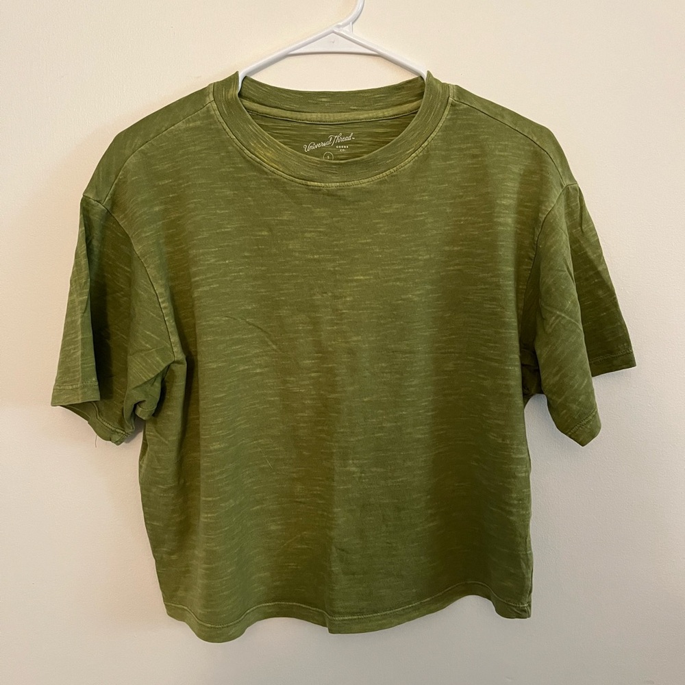 Green cropped t-shirt size small